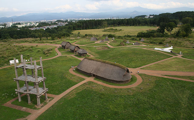 三内丸山遺跡 出典:JOMON ARCHIVES(青森県教育委員会撮影)