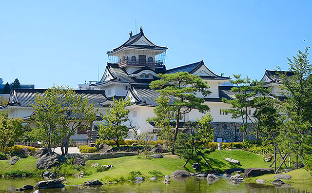 富山城址公園