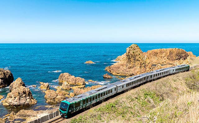 絶景ワイドビューにコース料理に足湯！JR東日本のイベント列車・リゾート列車おすすめ8選