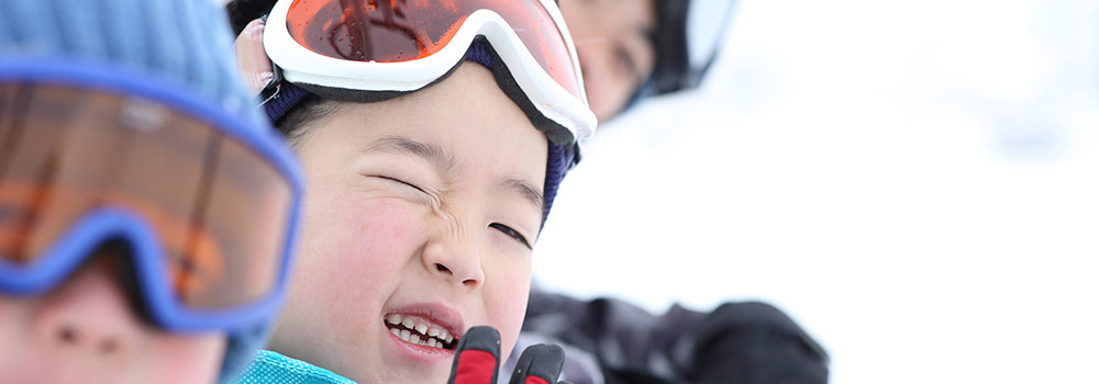 子連れスキー・スノボの持ち物！便利なもの・服装・スキー場選びも解説