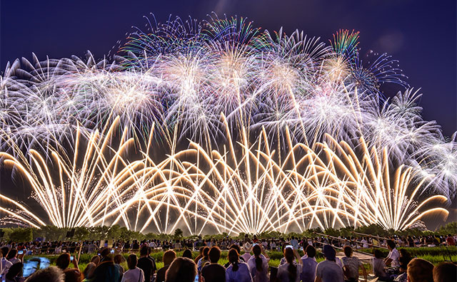 「赤川花火大会」の開催場所・特徴・見どころを解説！大迫力の花火を観に行こう