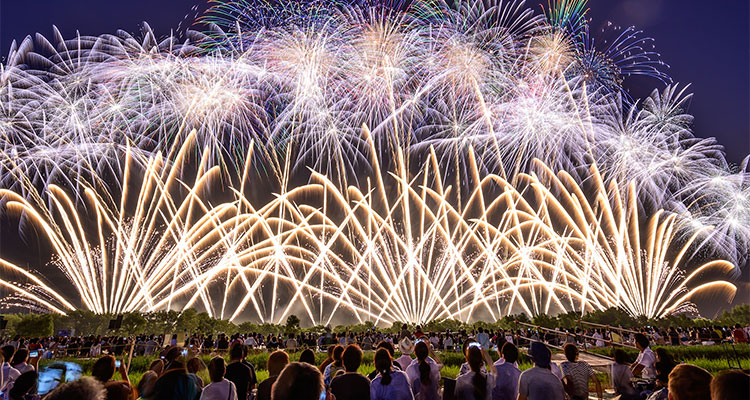 「赤川花火大会」の開催場所・特徴・見どころを解説！大迫力の花火を観に行こう