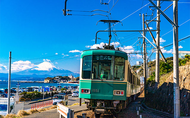 江ノ電と富士山