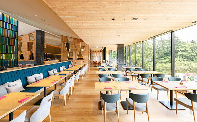 ウエスト「ALL DAY DINING LOUNGE/BAR Primrose（プリムローズ）」