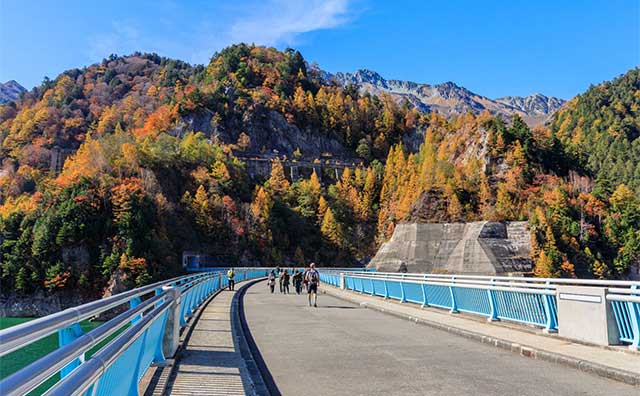 秋の紅葉は立山黒部アルペンルートがおすすめ
