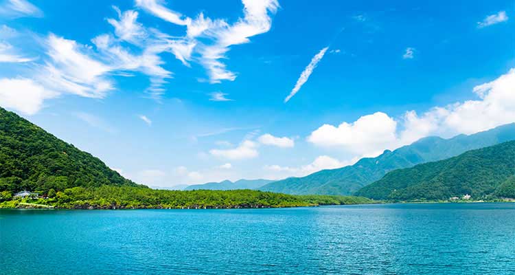 澄み切った空気が気持ち良い！多彩な自然の表情を楽しむ富士五湖めぐり