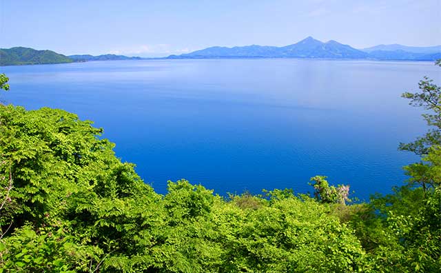 猪苗代湖と磐梯山