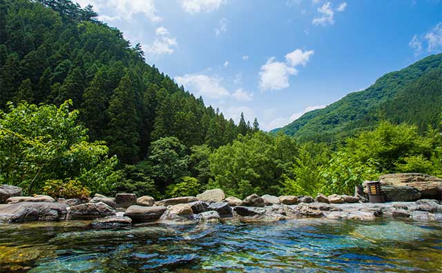 谷川温泉　水上山荘　露天風呂の一例