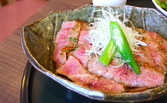 氷見牛　ステーキ丼