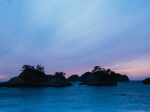 伊豆の絶景を探しに。日本一の夕日＆青の洞窟でフォトウォーク
